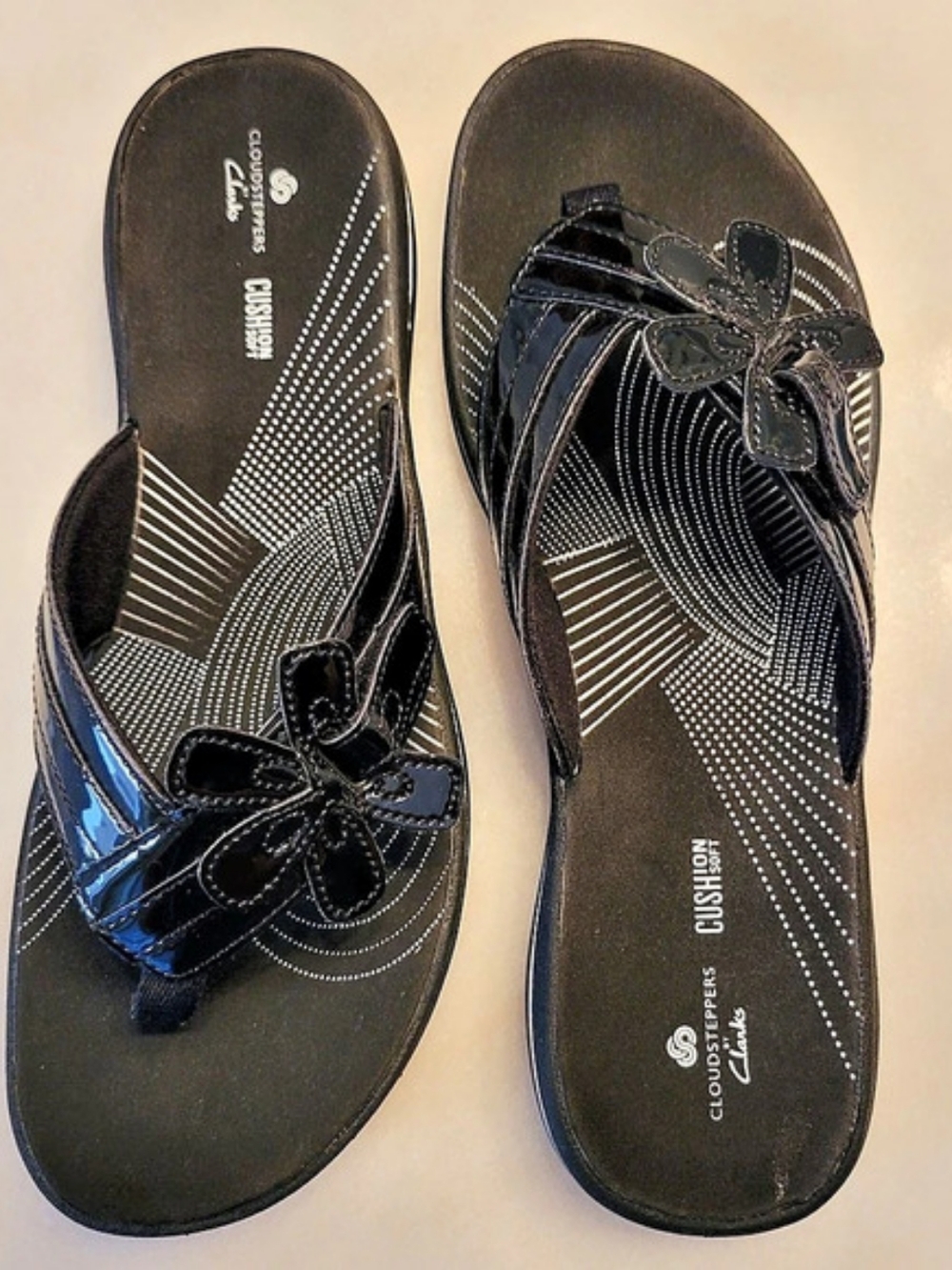 NWT Clarks Cloudsteppers Brinkley Flora Flip-Flop Sandals Black US 9